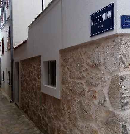 Holiday Cale Tatil Evi Murter